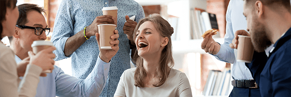 Équipe à la pause café